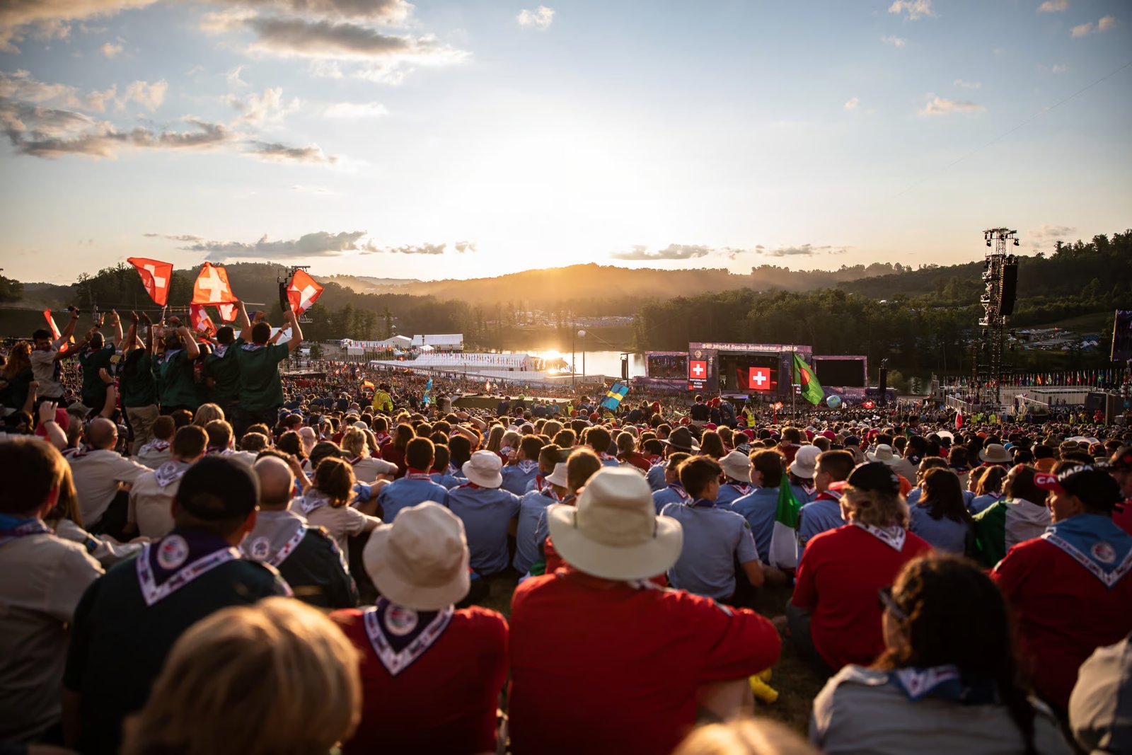 Bandeiras de diversos países no Jamboree
